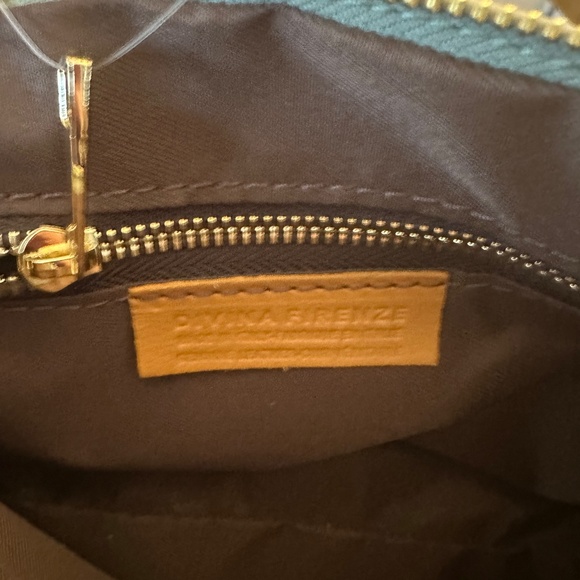 Divina Firenze Italian Leather Crossbody Bag - Picture 5 of 5